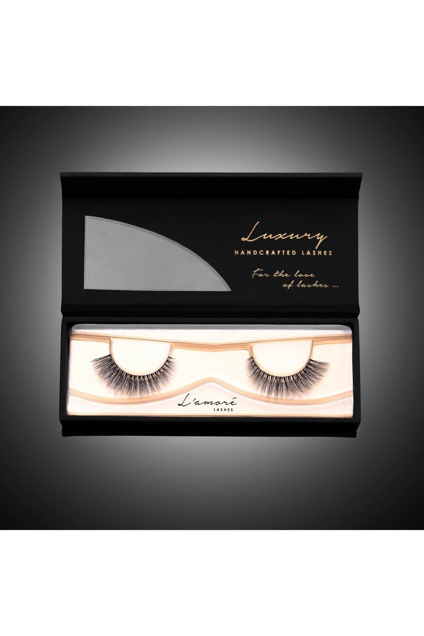 L'amore Lashes ~ Luxury Silk Lashes ~ PIA