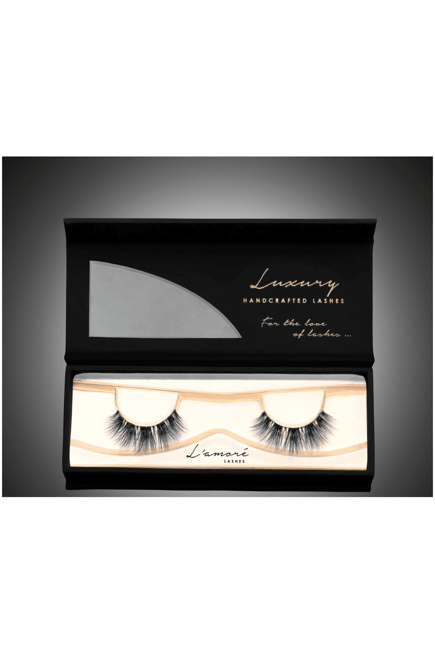 L'amore Lashes ~ Luxury Silk Lashes ~ ISABELLA
