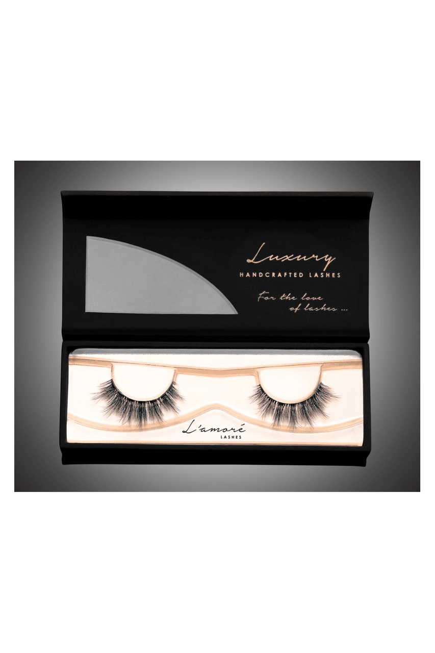 L'amore Lashes ~ Luxury Silk Lashes ~ SOPHIA