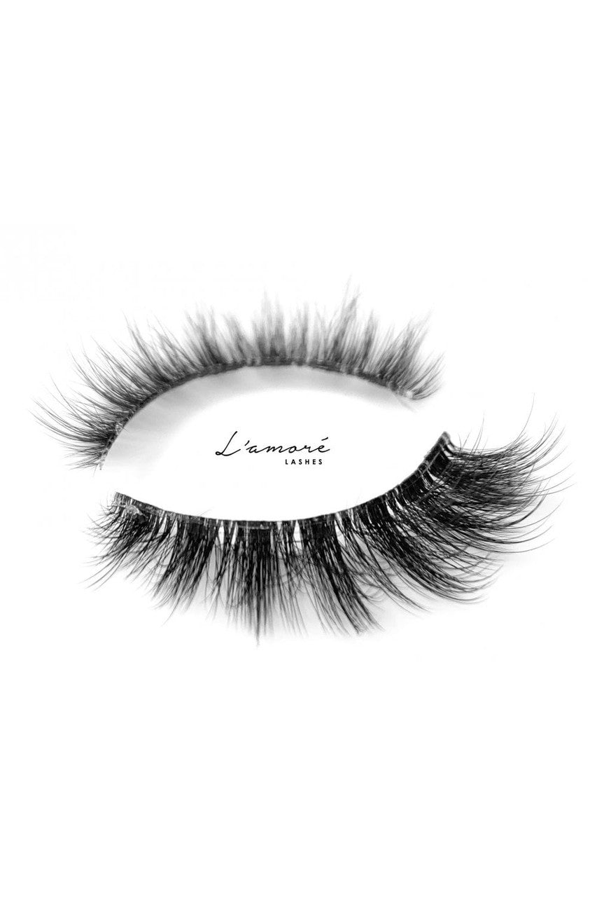 L'amore Lashes ~ Luxury Silk Lashes ~ SOPHIA